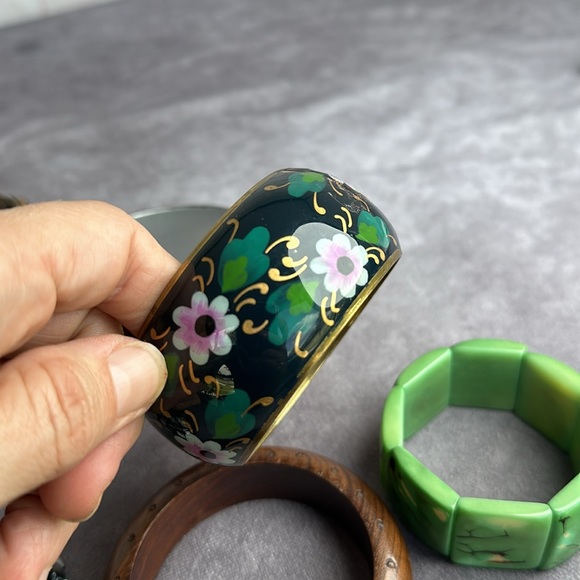 Gorgeous Lot of Bangle Fashion Bracelets Bangles - Picture 7 of 12